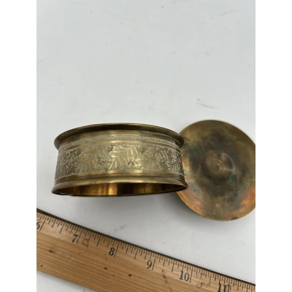 Vintage Brass Round Trinket / Jewelry Box‎ Lidded Floral Carving